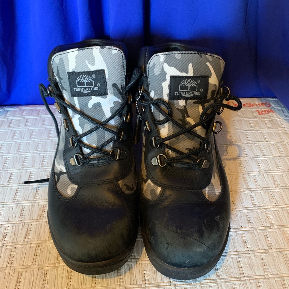 Size 7 Timberland camo boot